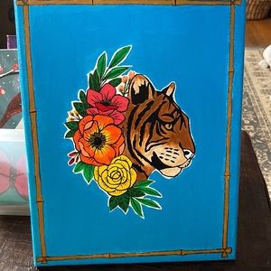 Hand painted tiger